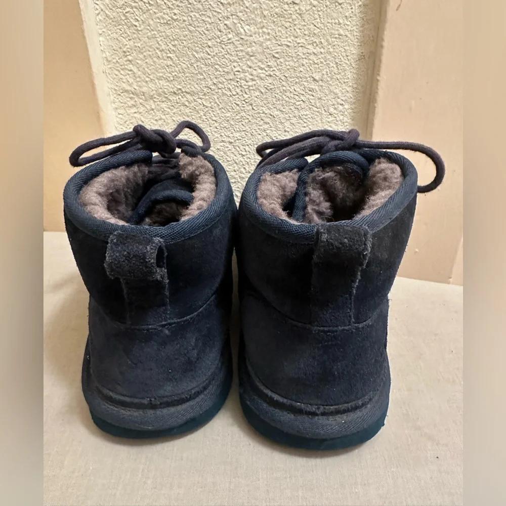 UGG Neumel Chukka Boots Men Navy Suede Lined With UGGplush Size 8